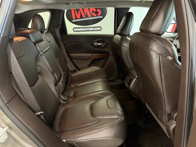 2016 Jeep Cherokee Trailhawk   - Photo 13 - Grand Rapids, MI 49504