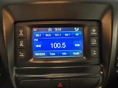 2015 Chrysler 200 C   - Photo 25 - Grand Rapids, MI 49504