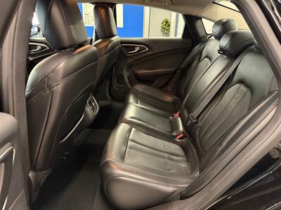 2015 Chrysler 200 C   - Photo 7 - Grand Rapids, MI 49504