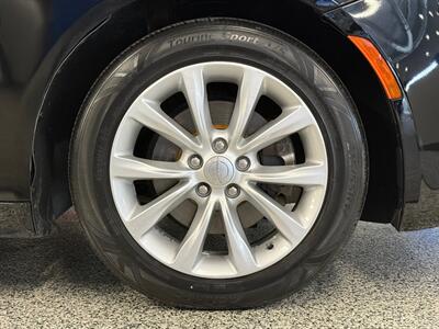 2015 Chrysler 200 C   - Photo 14 - Grand Rapids, MI 49504