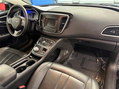 2015 Chrysler 200 C   - Photo 15 - Grand Rapids, MI 49504