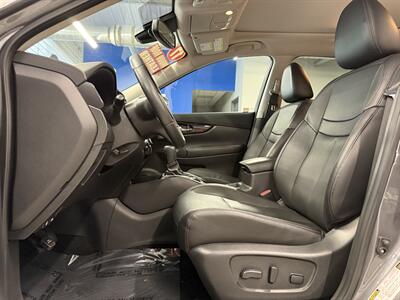 2017 Nissan Rogue SL - Photo 9 - Grand Rapids, MI 49504