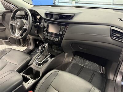 2017 Nissan Rogue SL - Photo 42 - Grand Rapids, MI 49504