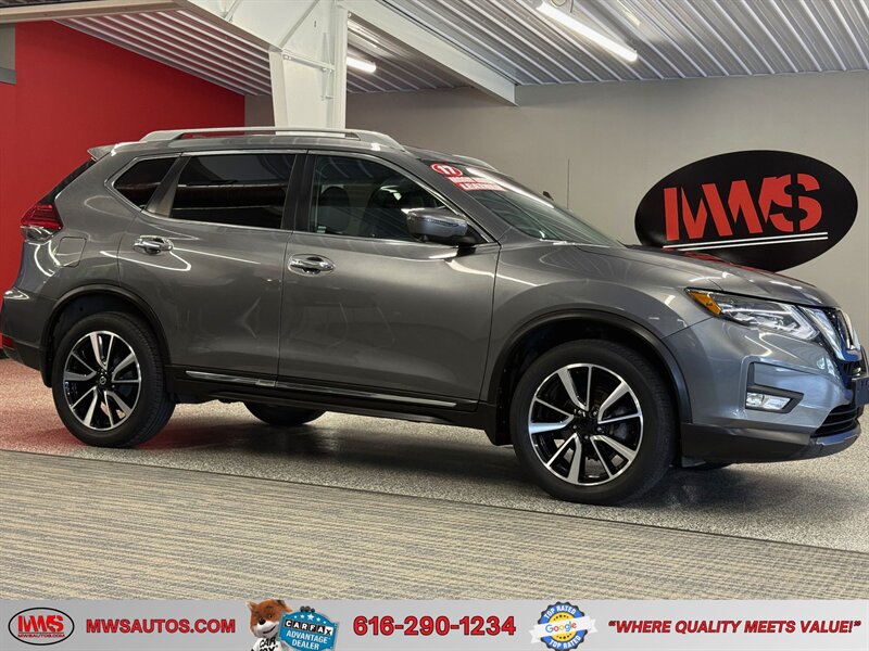 2017 Nissan Rogue SL   - Photo 1 - Grand Rapids, MI 49504