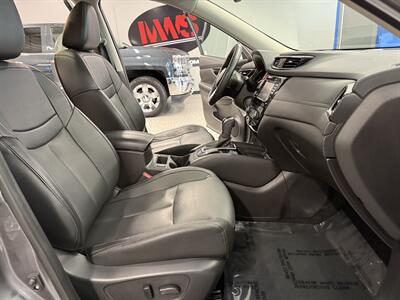 2017 Nissan Rogue SL - Photo 41 - Grand Rapids, MI 49504