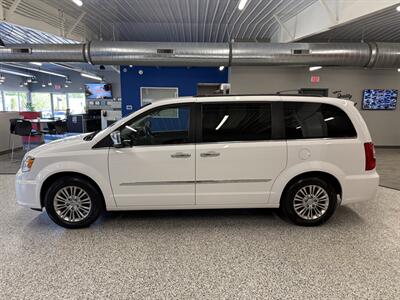 2015 Chrysler Town and Country Touring-L   - Photo 4 - Grand Rapids, MI 49504