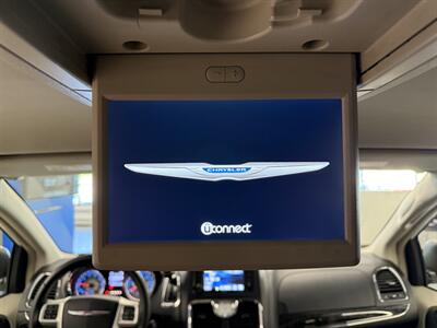 2015 Chrysler Town and Country Touring-L   - Photo 24 - Grand Rapids, MI 49504