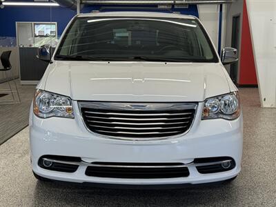 2015 Chrysler Town and Country Touring-L   - Photo 2 - Grand Rapids, MI 49504
