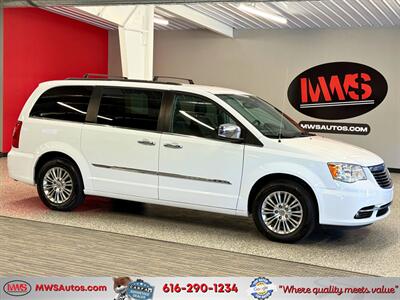 2015 Chrysler Town and Country Touring-L   - Photo 1 - Grand Rapids, MI 49504