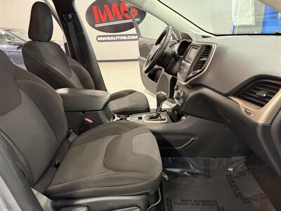 2015 Jeep Cherokee Latitude - Photo 29 - Grand Rapids, MI 49504