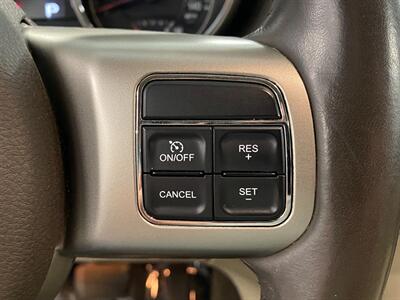 2012 Jeep Grand Cherokee Overland   - Photo 16 - Grand Rapids, MI 49504