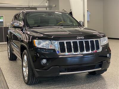 2012 Jeep Grand Cherokee Overland   - Photo 2 - Grand Rapids, MI 49504