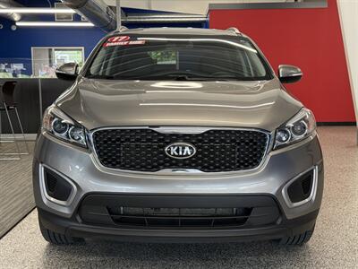 2017 Kia Sorento LX   - Photo 2 - Grand Rapids, MI 49504