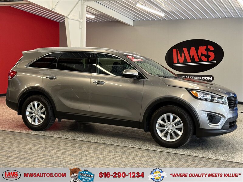 2017 Kia Sorento LX   - Photo 1 - Grand Rapids, MI 49504