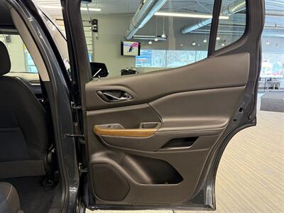 2020 GMC Acadia SLE - Photo 16 - Grand Rapids, MI 49504