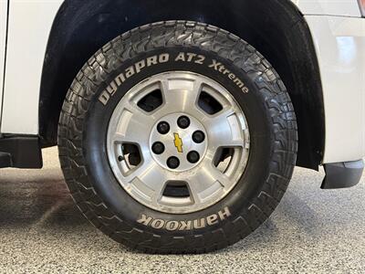 2012 Chevrolet Suburban LT   - Photo 9 - Grand Rapids, MI 49504