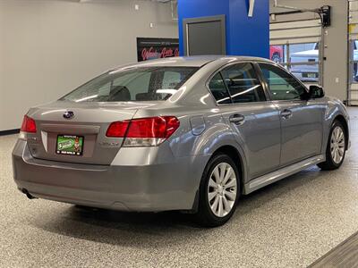 2010 Subaru Legacy 2.5i Limited   - Photo 8 - Grand Rapids, MI 49504