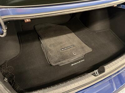 2022 Hyundai SONATA Limited   - Photo 18 - Grand Rapids, MI 49504