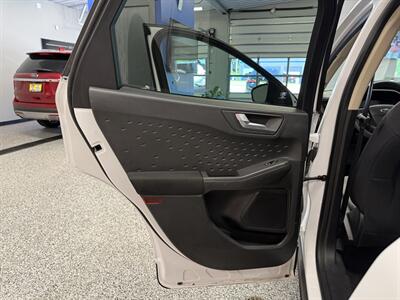2020 Ford Escape SE - Photo 13 - Grand Rapids, MI 49504