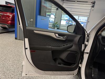 2020 Ford Escape SE - Photo 12 - Grand Rapids, MI 49504