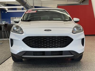 2020 Ford Escape SE - Photo 2 - Grand Rapids, MI 49504
