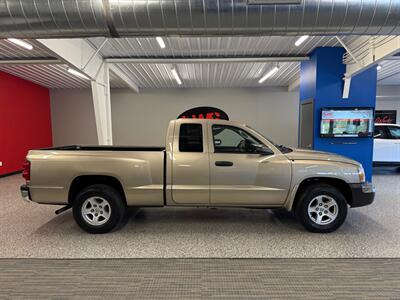 2005 Dodge Dakota SLT   - Photo 10 - Grand Rapids, MI 49504