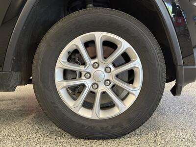 2021 Jeep Grand Cherokee Laredo E - Photo 10 - Grand Rapids, MI 49504