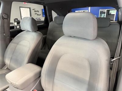 2011 Hyundai Veracruz GLS - Photo 11 - Grand Rapids, MI 49504