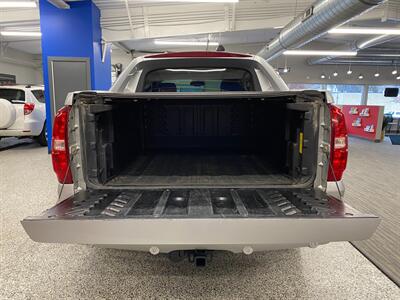 2012 Chevrolet Avalanche LTZ   - Photo 25 - Grand Rapids, MI 49504