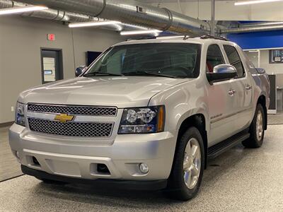 2012 Chevrolet Avalanche LTZ   - Photo 2 - Grand Rapids, MI 49504