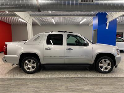 2012 Chevrolet Avalanche LTZ   - Photo 4 - Grand Rapids, MI 49504