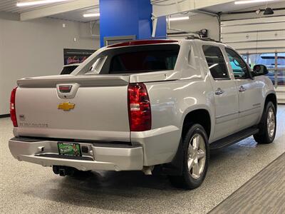 2012 Chevrolet Avalanche LTZ   - Photo 7 - Grand Rapids, MI 49504