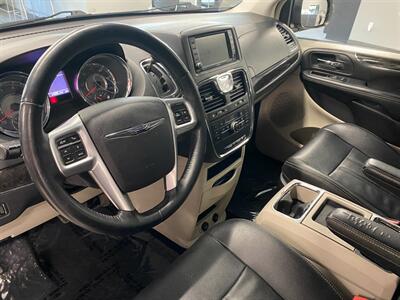 2013 Chrysler Town and Country Touring   - Photo 25 - Grand Rapids, MI 49504