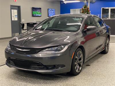 2015 Chrysler 200 S   - Photo 3 - Grand Rapids, MI 49504