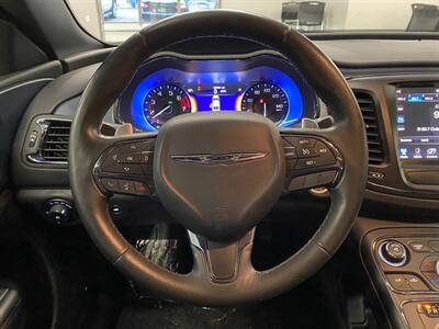 2015 Chrysler 200 S   - Photo 24 - Grand Rapids, MI 49504