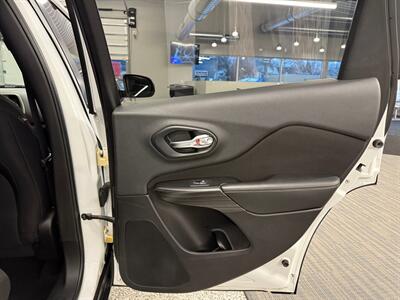 2014 Jeep Cherokee Sport   - Photo 14 - Grand Rapids, MI 49504