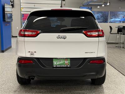 2014 Jeep Cherokee Sport   - Photo 6 - Grand Rapids, MI 49504