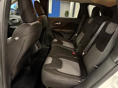 2014 Jeep Cherokee Sport   - Photo 18 - Grand Rapids, MI 49504