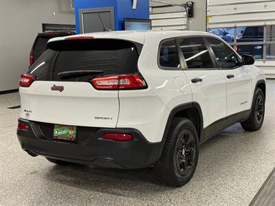 2014 Jeep Cherokee Sport   - Photo 7 - Grand Rapids, MI 49504