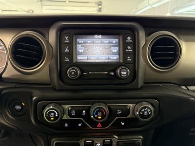 2018 Jeep Wrangler Unlimited Sport   - Photo 25 - Grand Rapids, MI 49504