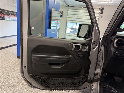2018 Jeep Wrangler Unlimited Sport   - Photo 10 - Grand Rapids, MI 49504