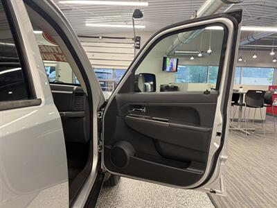 2011 Jeep Liberty Limited   - Photo 12 - Grand Rapids, MI 49504