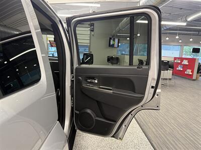 2011 Jeep Liberty Limited   - Photo 14 - Grand Rapids, MI 49504