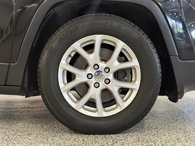 2015 Jeep Cherokee Sport - Photo 9 - Grand Rapids, MI 49504