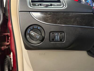 2014 Chrysler Town and Country Touring   - Photo 24 - Grand Rapids, MI 49504