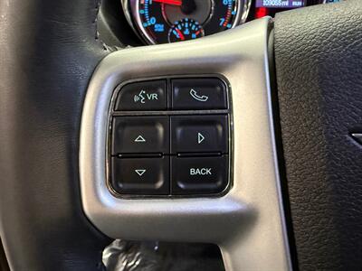 2014 Chrysler Town and Country Touring   - Photo 25 - Grand Rapids, MI 49504