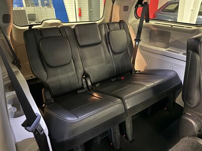 2014 Chrysler Town and Country Touring   - Photo 15 - Grand Rapids, MI 49504