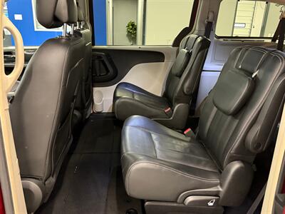 2014 Chrysler Town and Country Touring   - Photo 22 - Grand Rapids, MI 49504