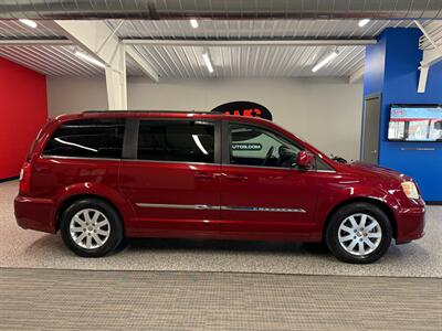 2014 Chrysler Town and Country Touring   - Photo 8 - Grand Rapids, MI 49504