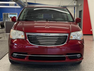 2014 Chrysler Town and Country Touring   - Photo 2 - Grand Rapids, MI 49504